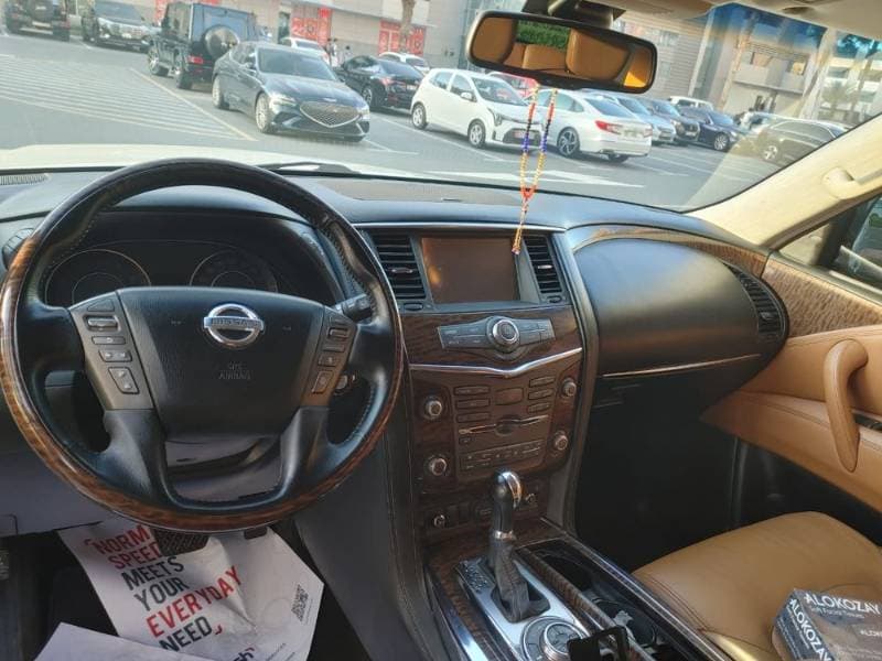 2015 Nissan Patrol thumbnail 4