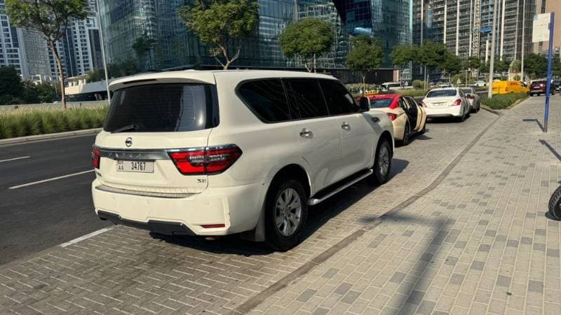 2011 Nissan Patrol thumbnail 4
