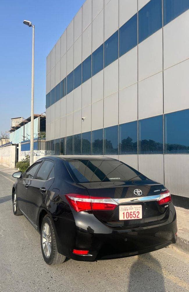 2016 Toyota Corolla thumbnail 4