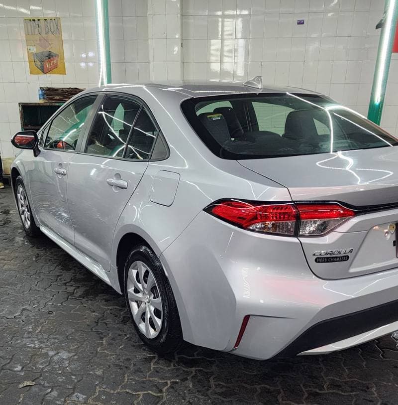 2020 Toyota Corolla thumbnail 3
