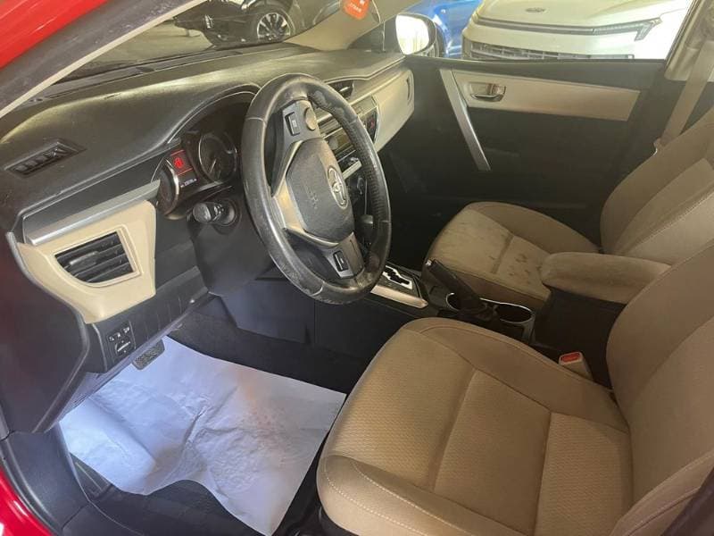 2015 Toyota Corolla thumbnail 5