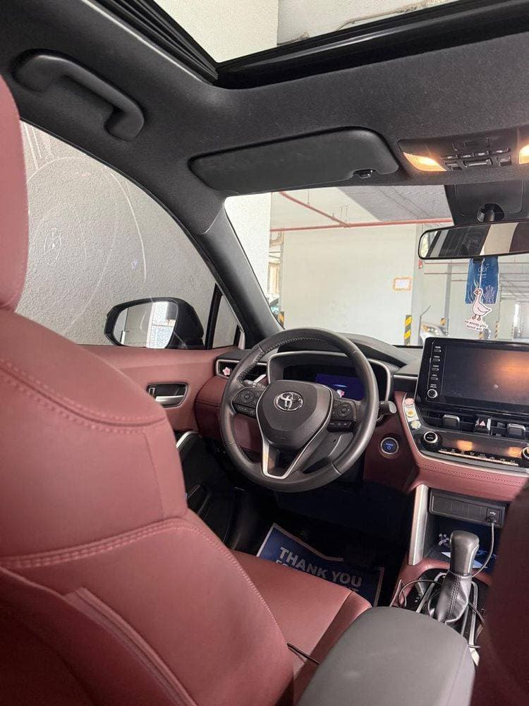 2024 Toyota Corolla Cross thumbnail 2