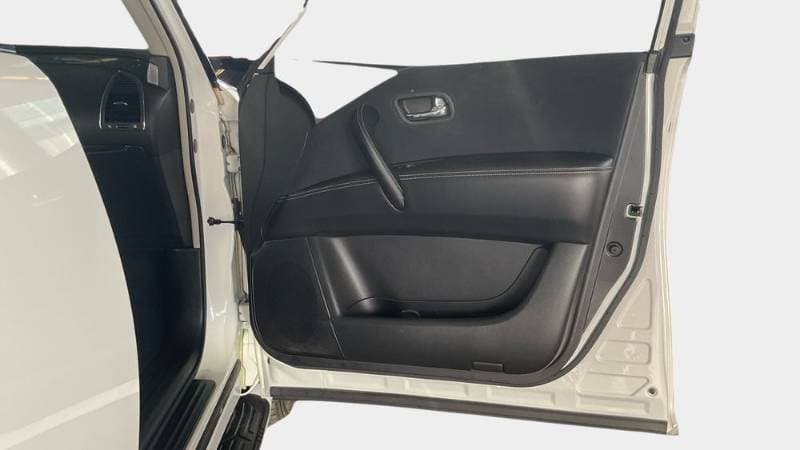 2022 Nissan Patrol thumbnail 9