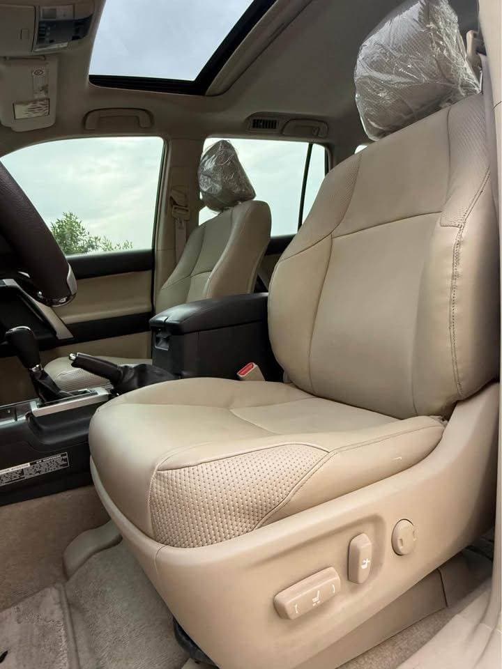 2012 Toyota Land Cruiser Prado thumbnail 7