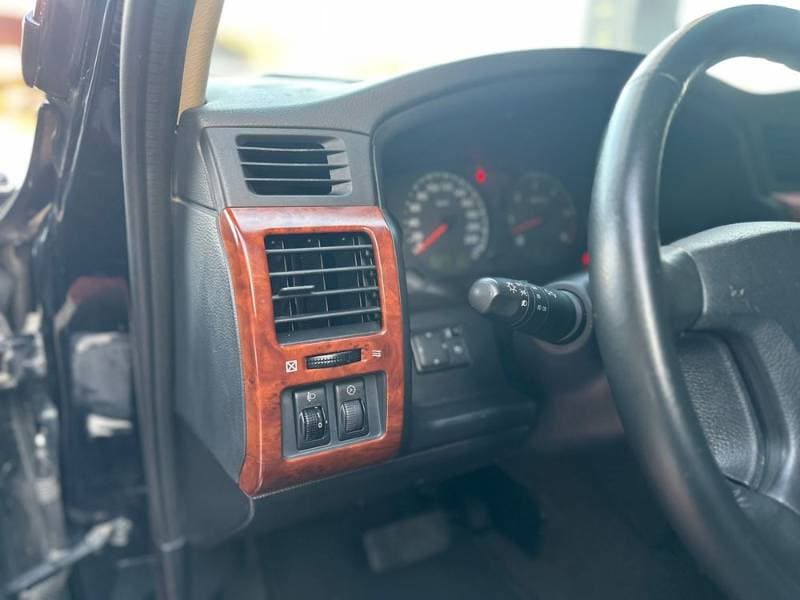 2021 Nissan Patrol Safari thumbnail 10