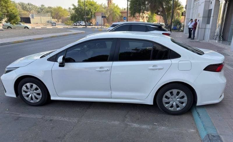 2023 Toyota Corolla thumbnail 3