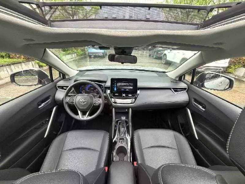 2022 Toyota Corolla thumbnail 3