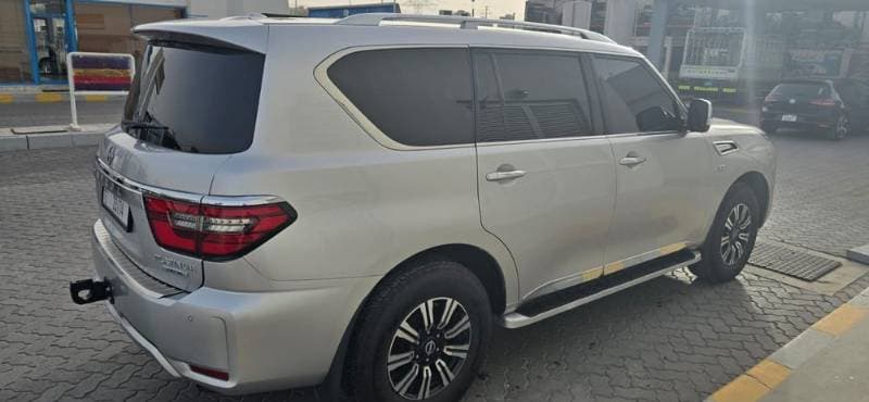 2017 Nissan Patrol thumbnail 4