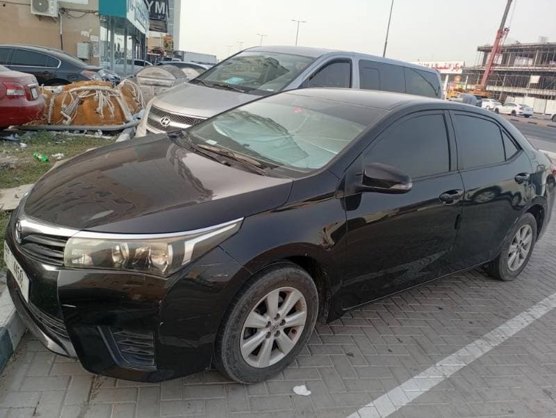 2015 Toyota Corolla thumbnail 2