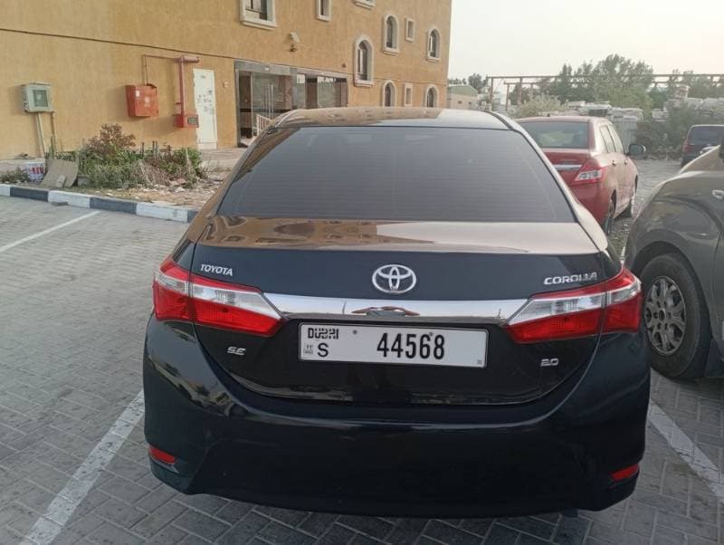 2015 Toyota Corolla thumbnail 3