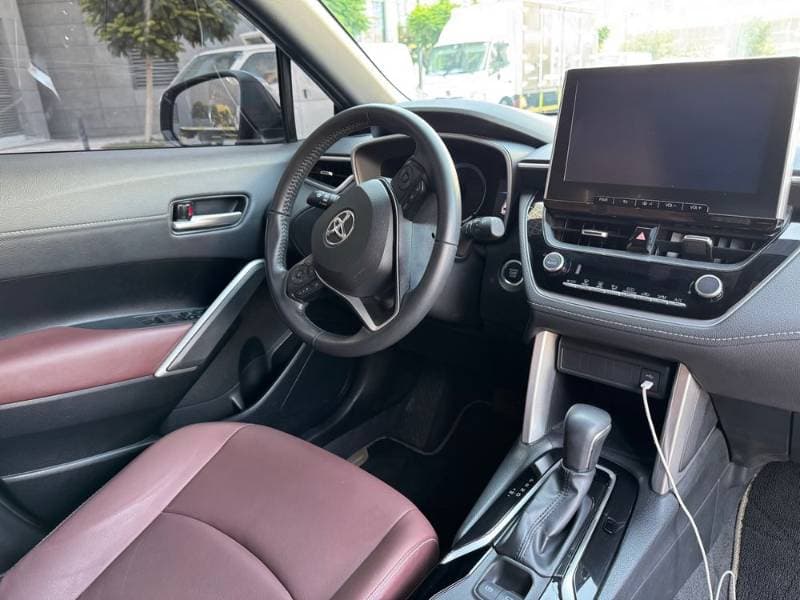 2025 Toyota Corolla thumbnail 3