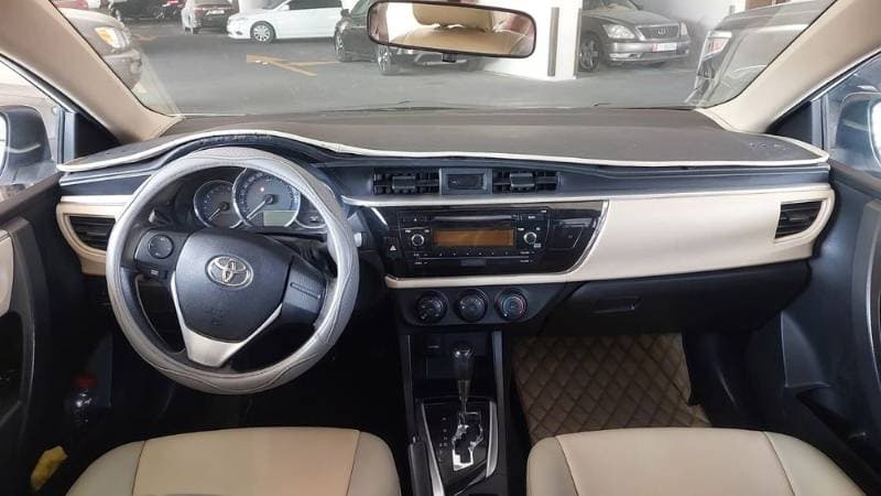 2014 Toyota Corolla thumbnail 4