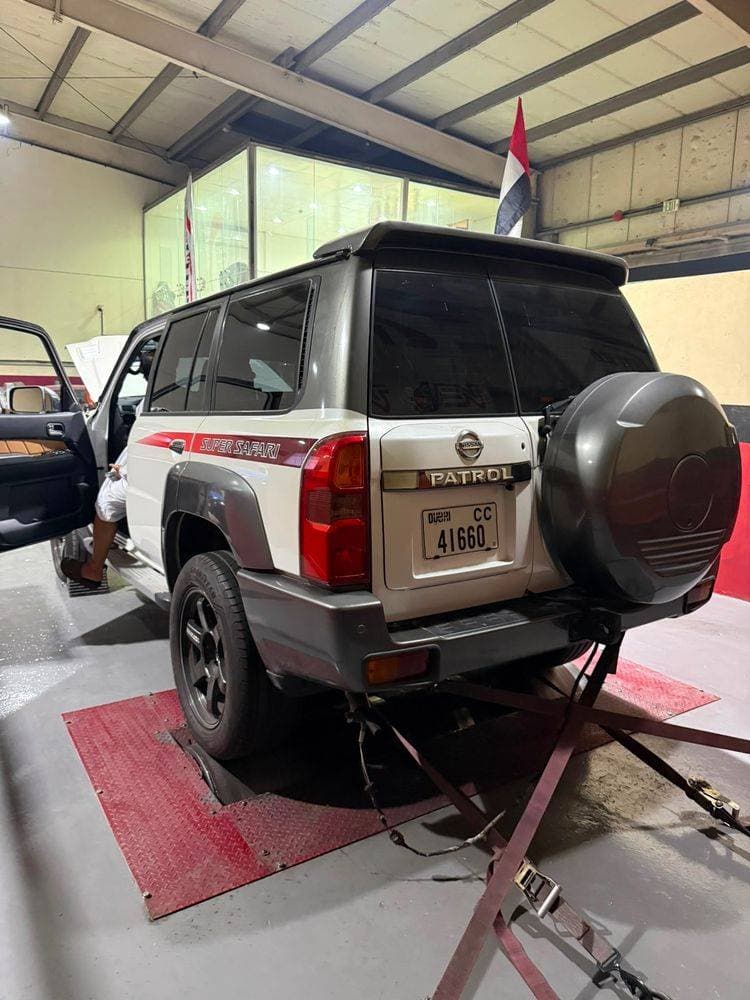 2020 Nissan Patrol thumbnail 3