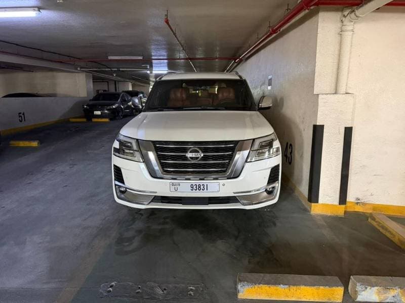 2014 Nissan Patrol thumbnail 5
