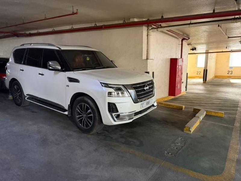2014 Nissan Patrol thumbnail 4