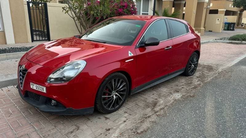2015 Alfa Romeo Giulietta thumbnail 2