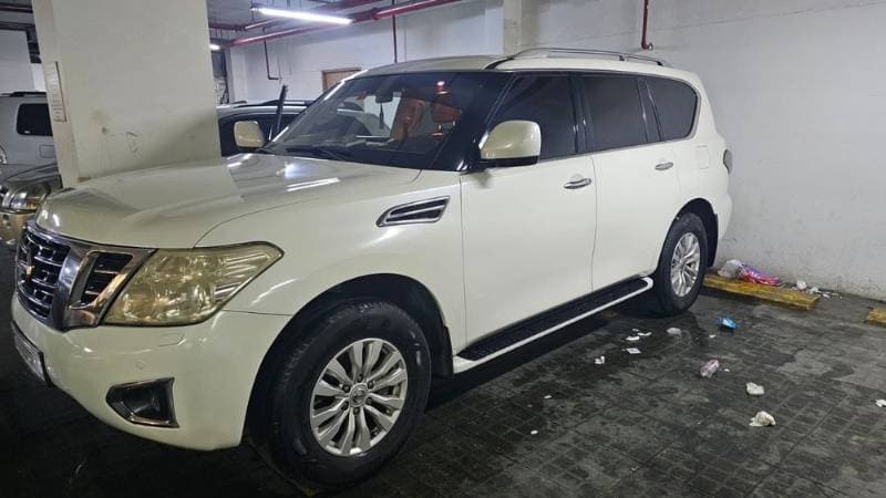 2017 Nissan Patrol thumbnail 2