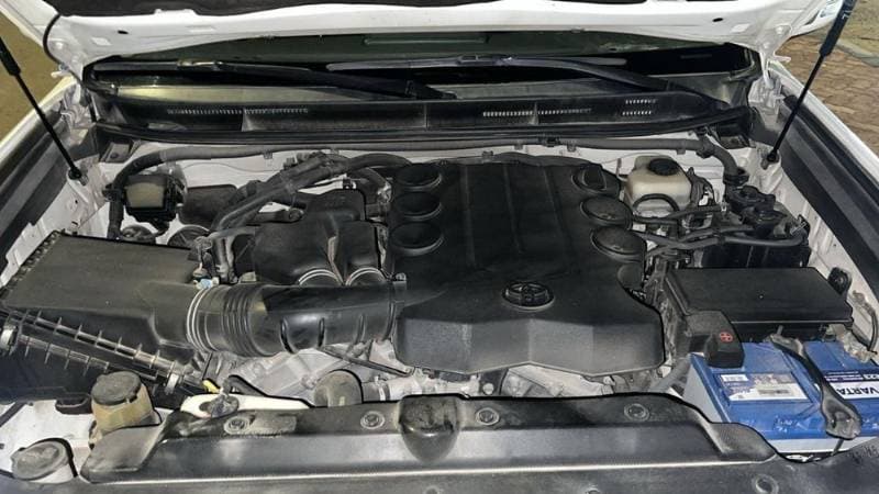 2012 Toyota Land Cruiser Prado thumbnail 3