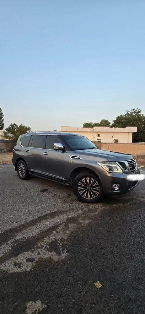2014 Nissan Patrol thumbnail 2