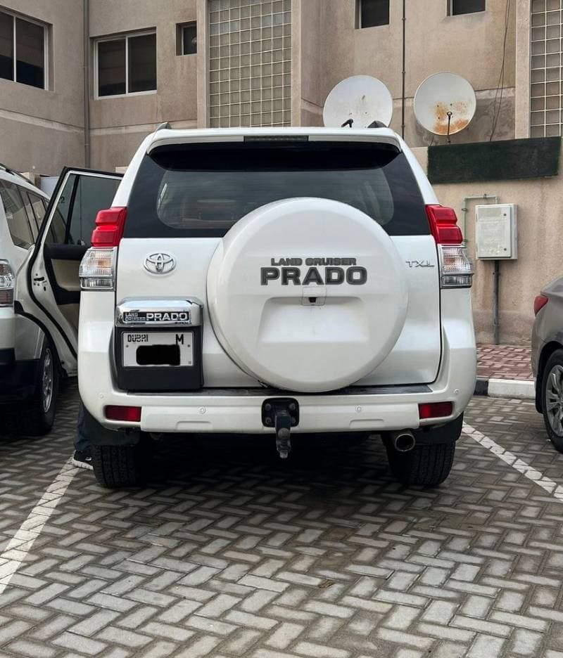 2011 Toyota Land Cruiser Prado thumbnail 3