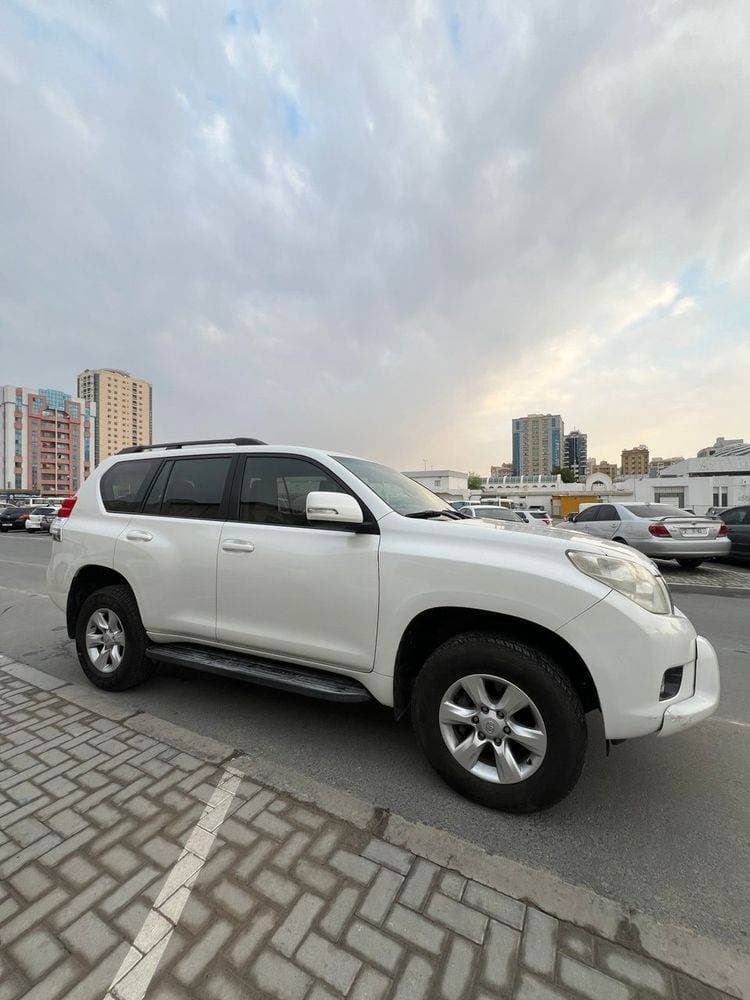 2011 Toyota Land Cruiser Prado thumbnail 4
