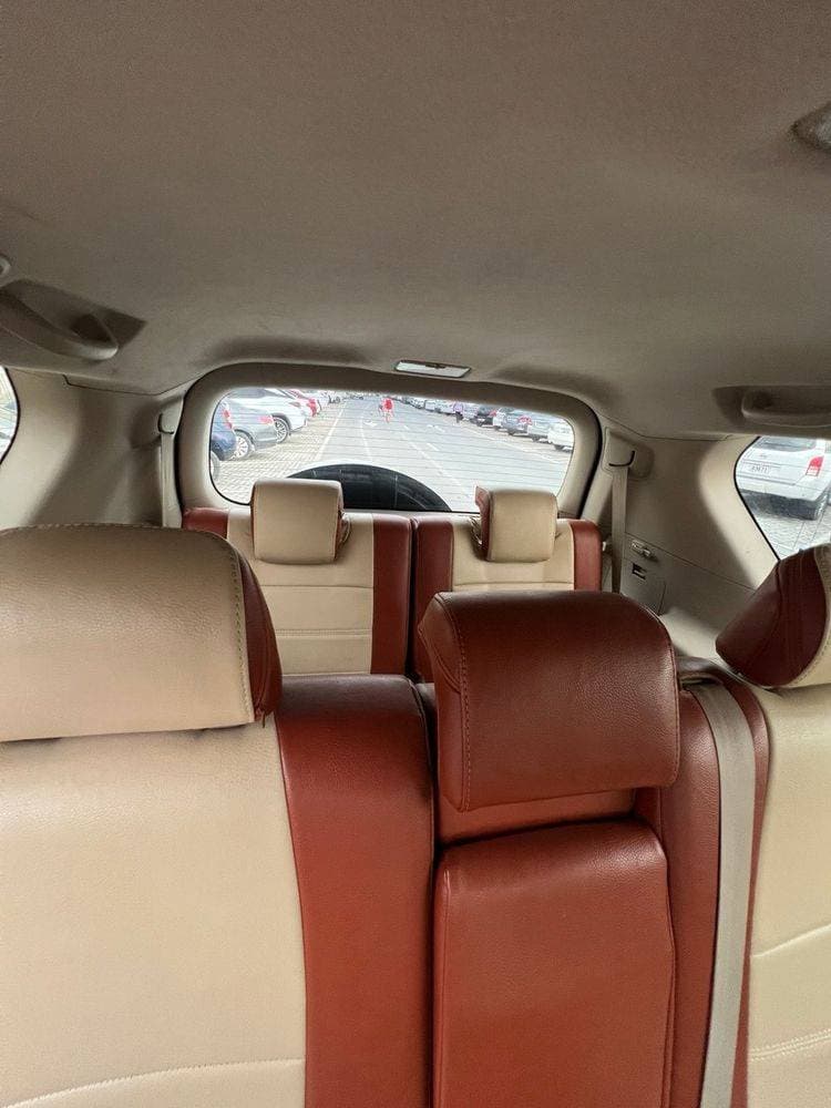 2011 Toyota Land Cruiser Prado thumbnail 5