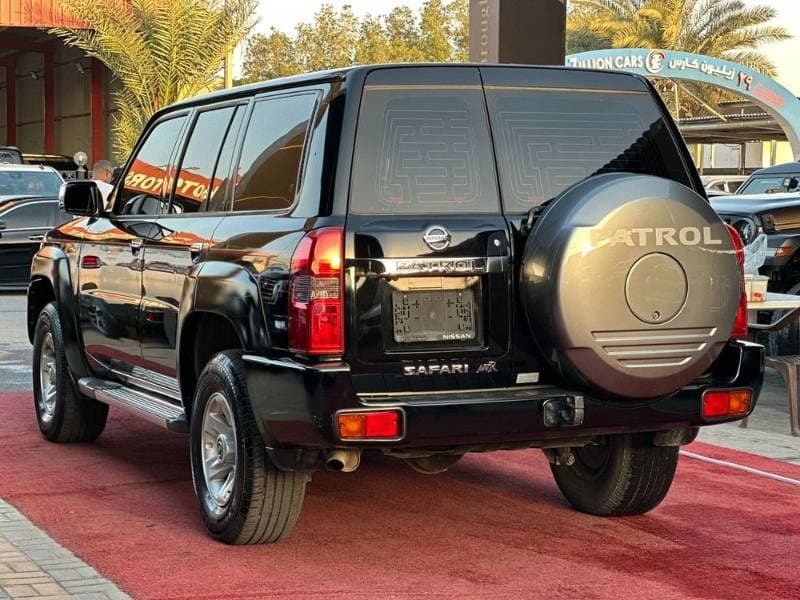 2021 Nissan Patrol Safari thumbnail 2