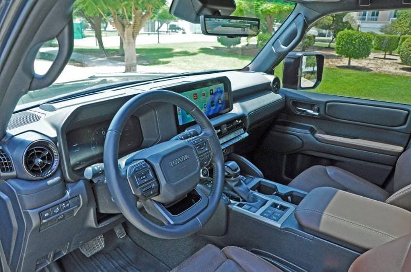 2025 Toyota Land Cruiser Prado thumbnail 9