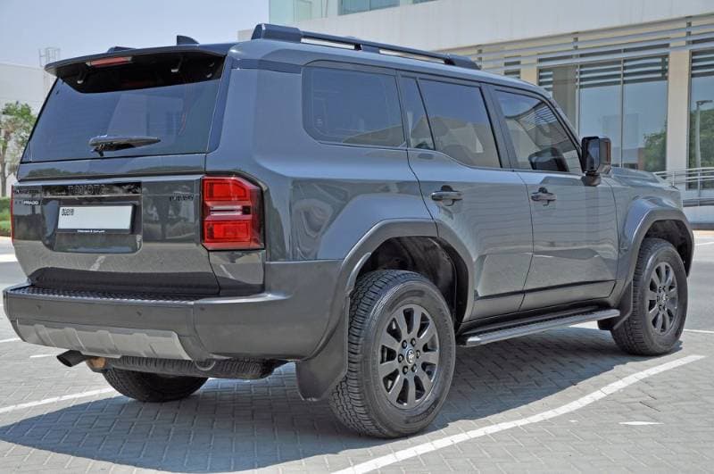 2025 Toyota Land Cruiser Prado thumbnail 4