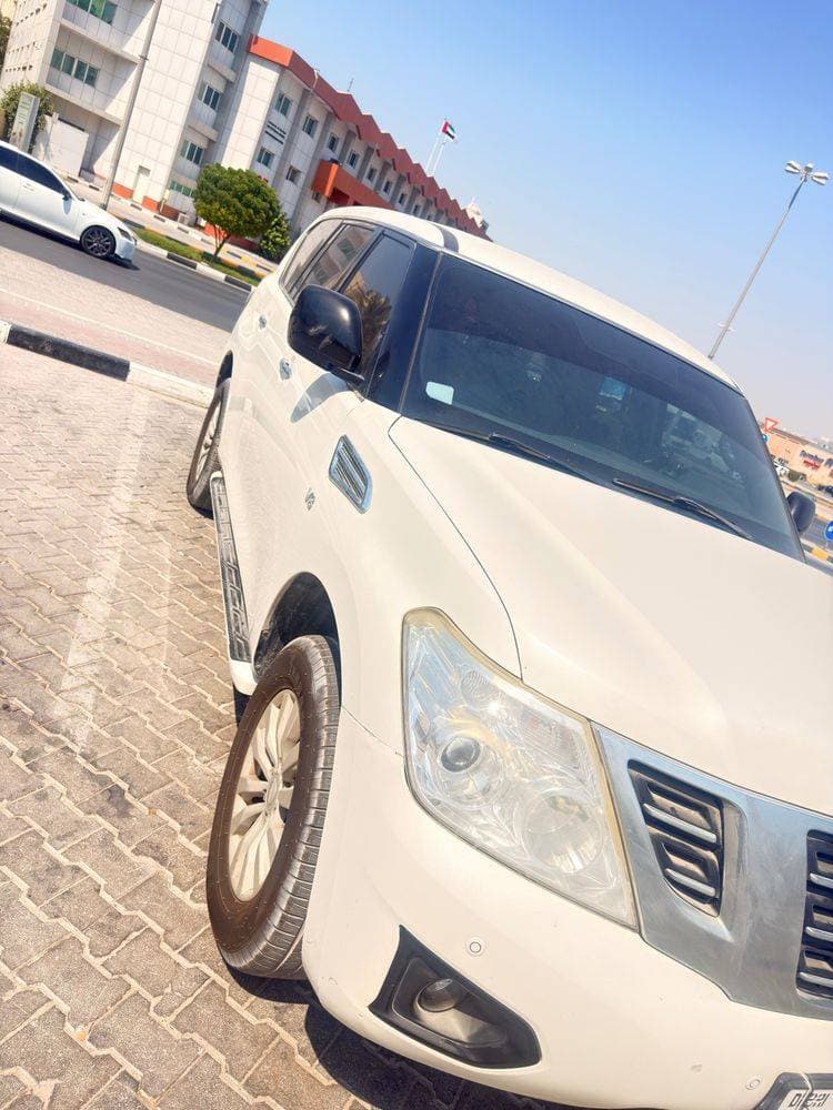 2019 Nissan Patrol thumbnail 3