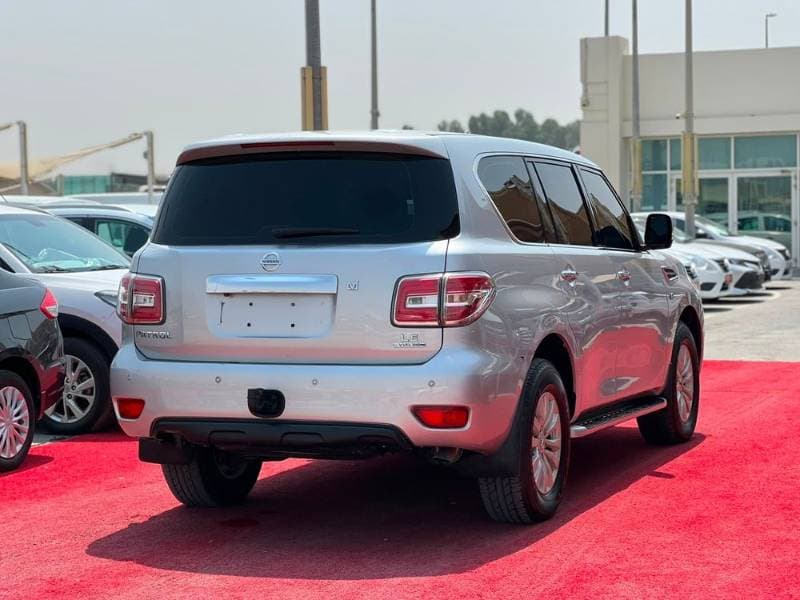 2016 Nissan Patrol thumbnail 6