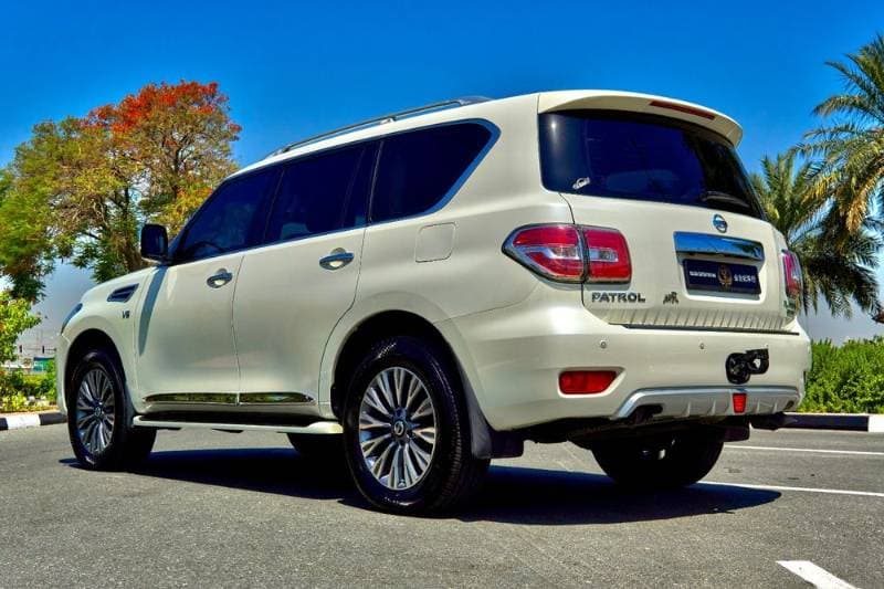2016 Nissan Patrol thumbnail 3