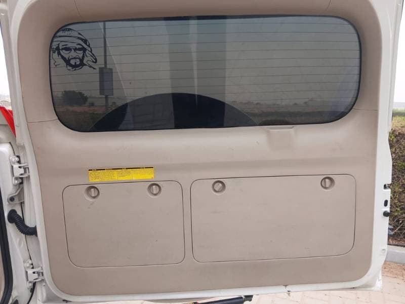 2011 Toyota Land Cruiser Prado thumbnail 9