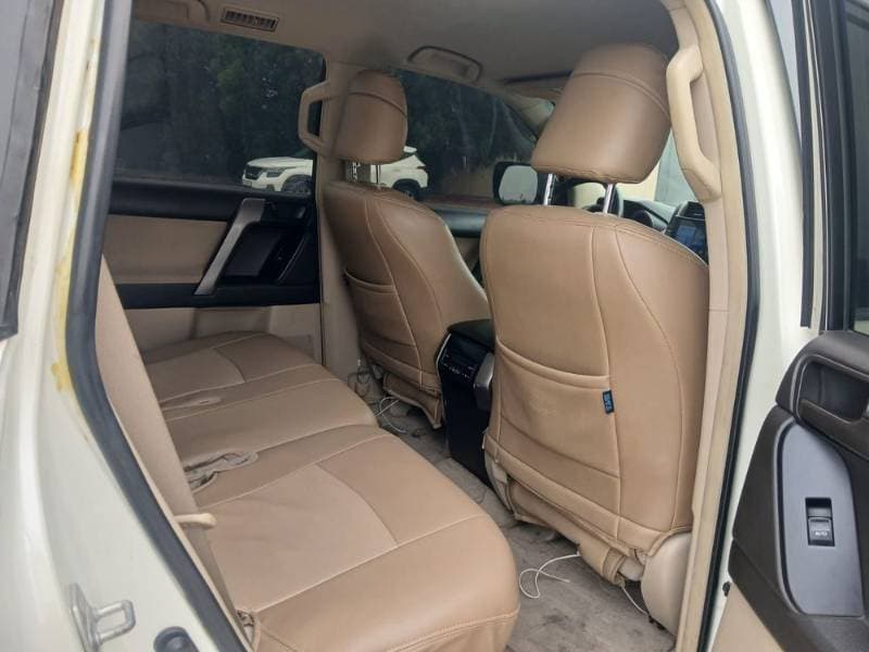 2011 Toyota Land Cruiser Prado thumbnail 10