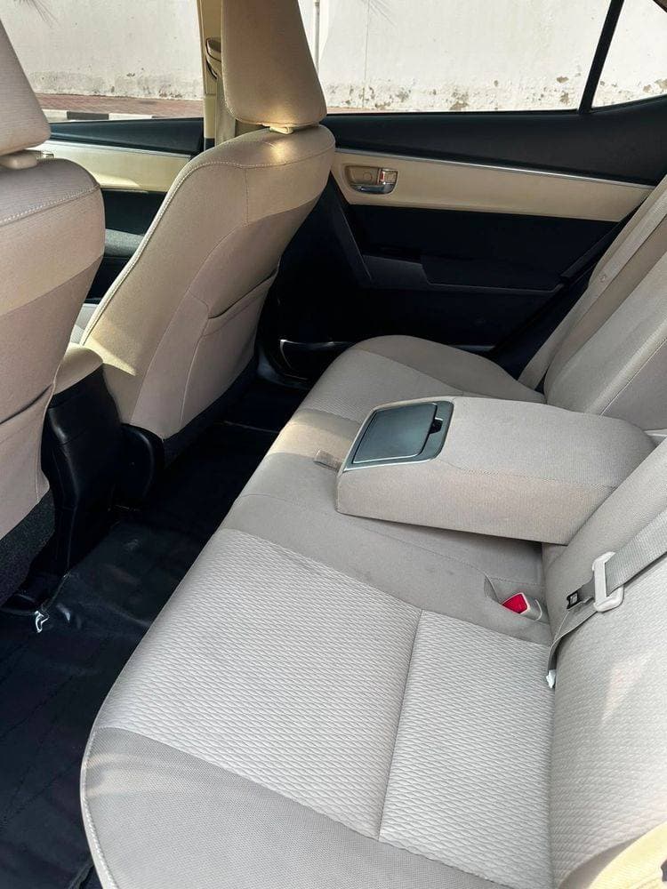 2014 Toyota Corolla thumbnail 4