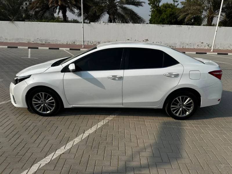 2014 Toyota Corolla thumbnail 3