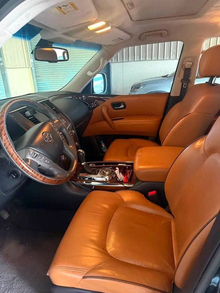 2016 Nissan Patrol thumbnail 3
