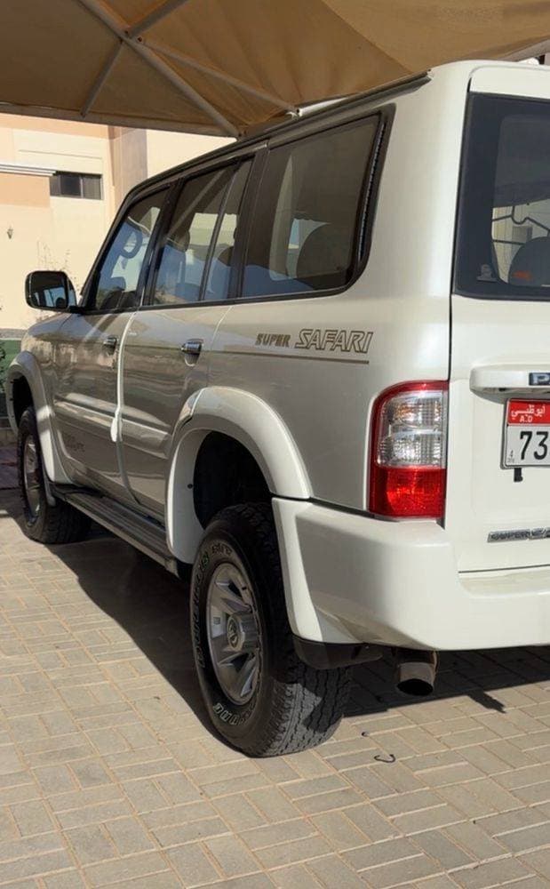 2002 Nissan Patrol thumbnail 3