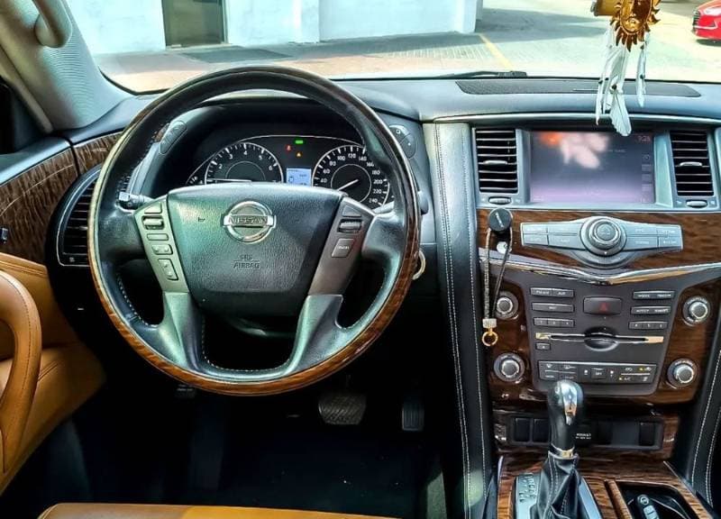 2017 Nissan Patrol thumbnail 4