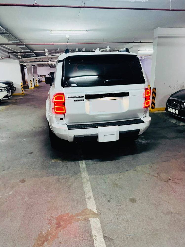 2026 Toyota Land Cruiser Prado thumbnail 4