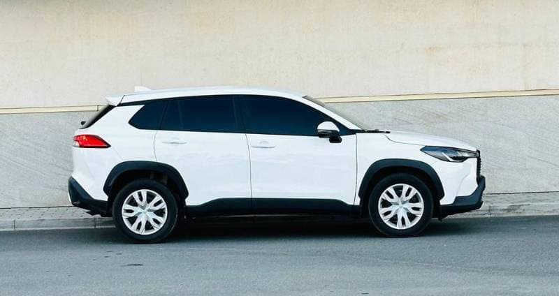 2023 Toyota Corolla Cross thumbnail 2