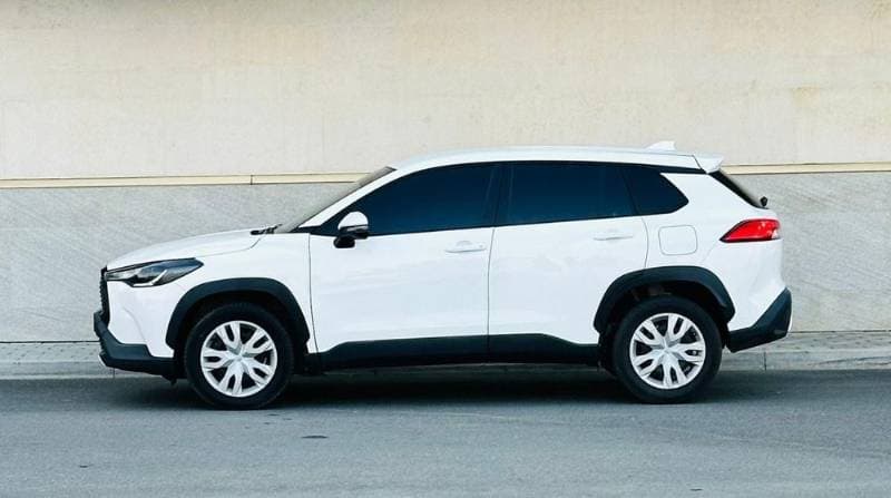 2023 Toyota Corolla Cross thumbnail 3