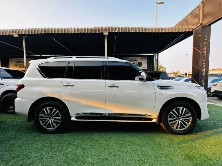 2020 Nissan Patrol thumbnail 2