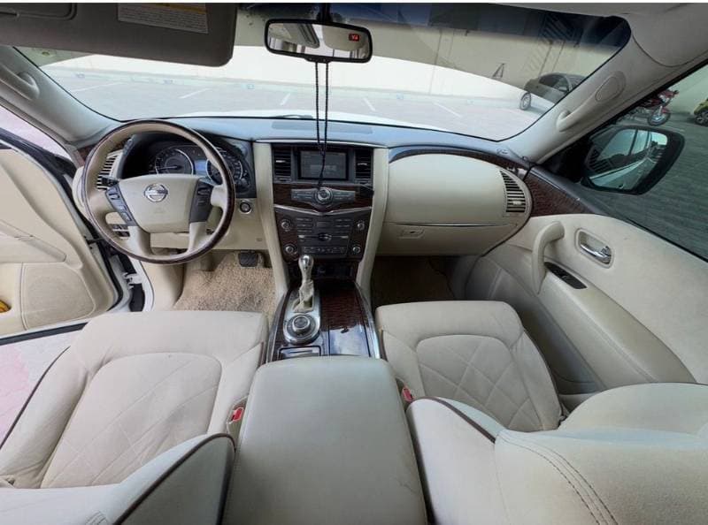 2014 Nissan Patrol thumbnail 3