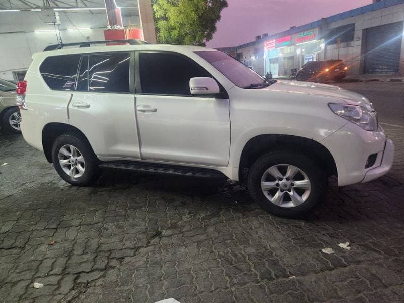 2010 Toyota Land Cruiser Prado thumbnail 2