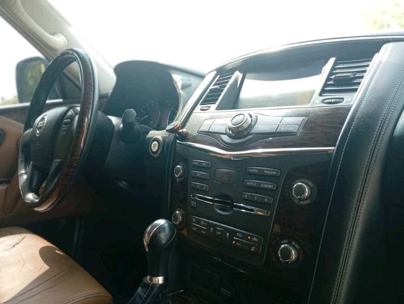 2017 Nissan Patrol thumbnail 4