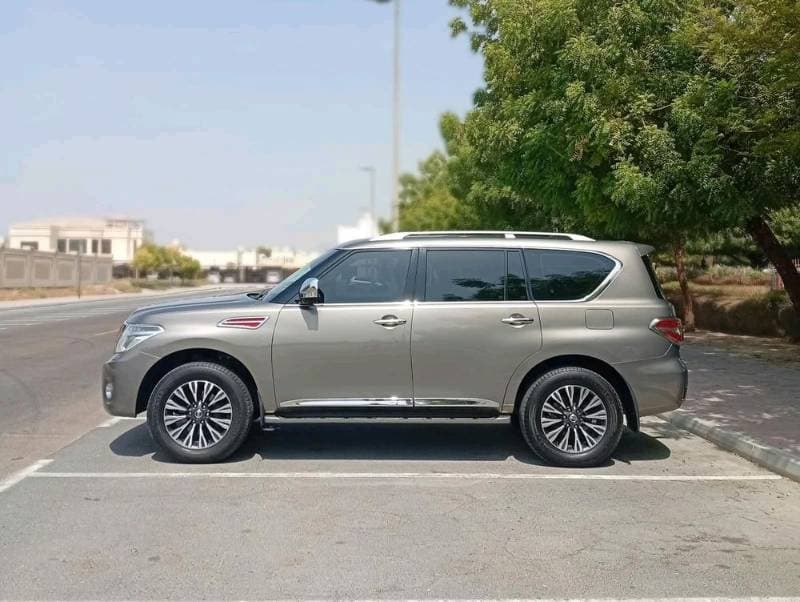 2017 Nissan Patrol thumbnail 3