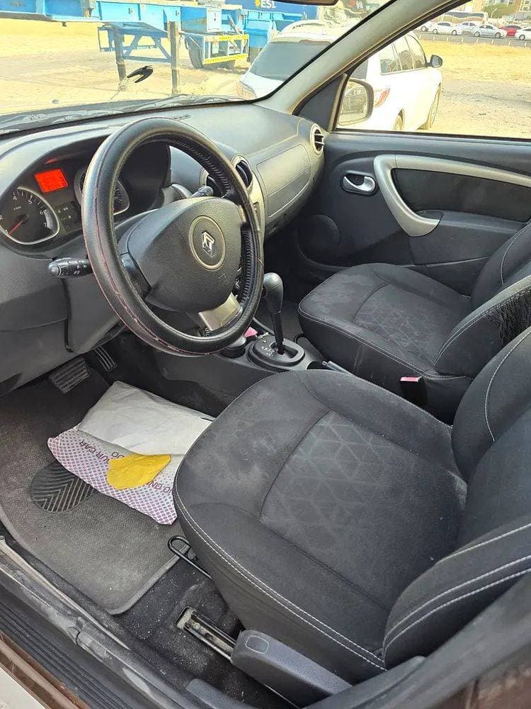 2015 Renault Duster thumbnail 3