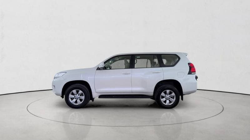 2022 Toyota Land Cruiser Prado thumbnail 4