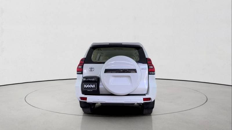 2022 Toyota Land Cruiser Prado thumbnail 6